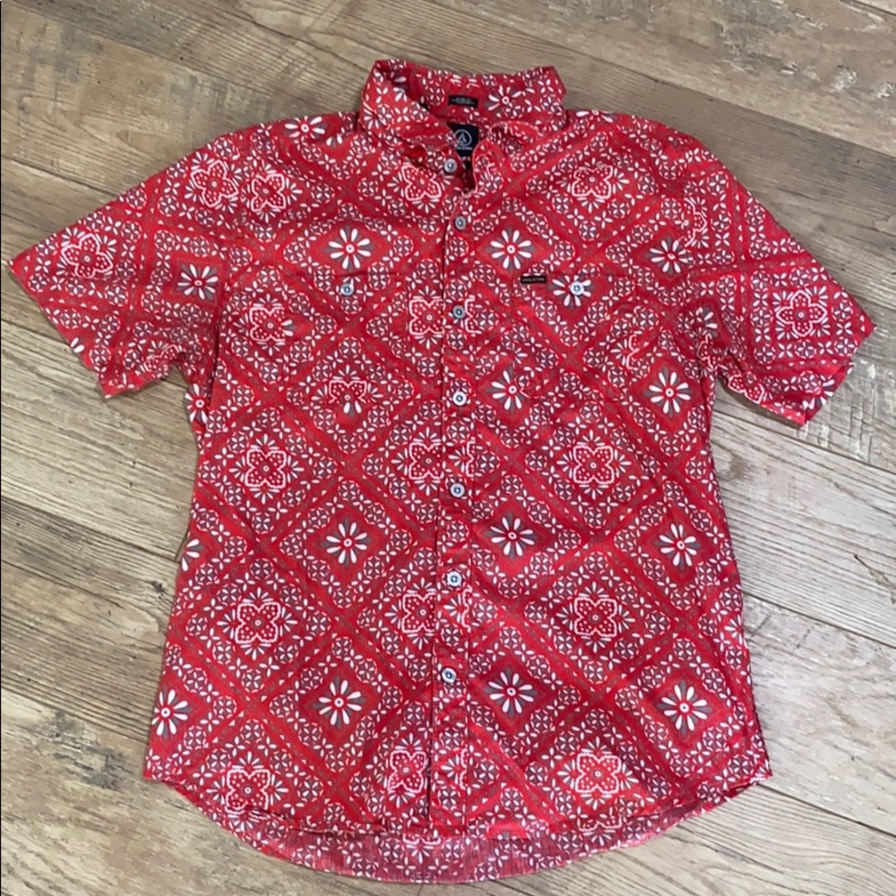Red Volcom button down short sleeve dress shirt